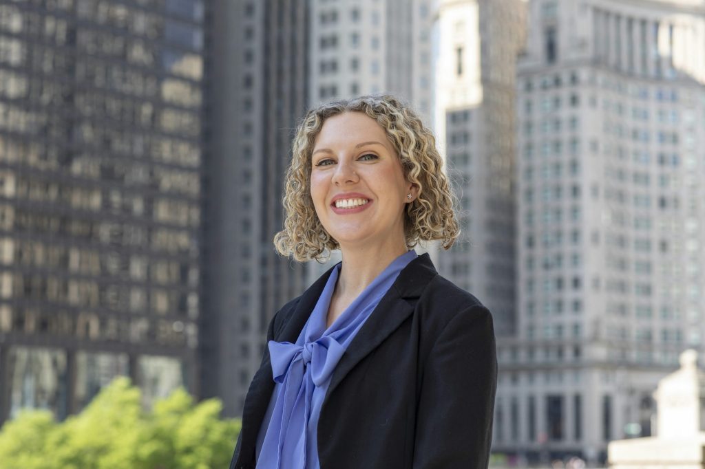 hormone replacement therapy cost chicago: confident woman with the skyline behind her