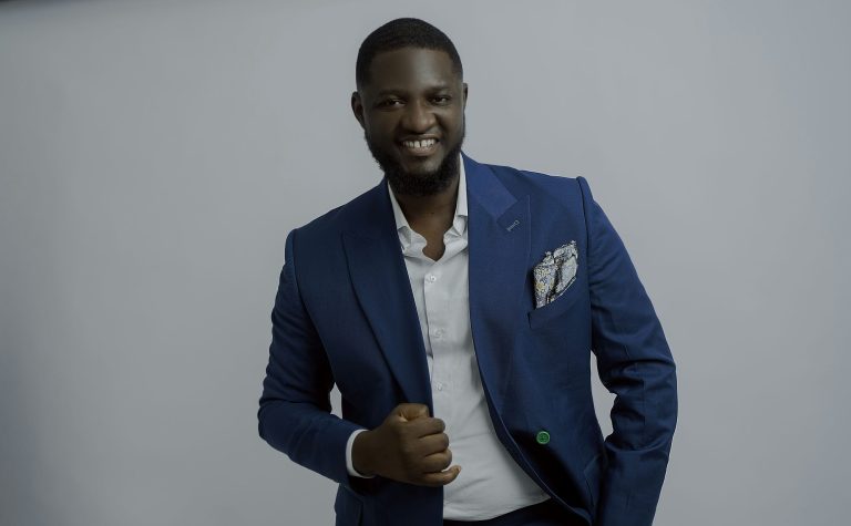 PT-141 and ED medications: confident man in a blue suit